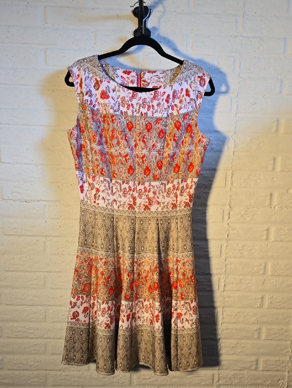Sleeveless Floral Tiered Dress in Red and Beige